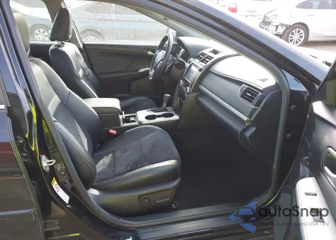 2014 Toyota Camry Se V6 z USA, uszkodzony, nr VIN 4T1BK1FK9EU545238